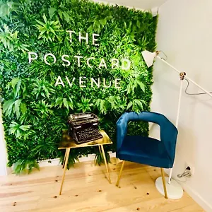 The Postcard Avenue Couette-café